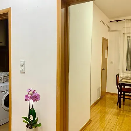 Center Crown Apartman *