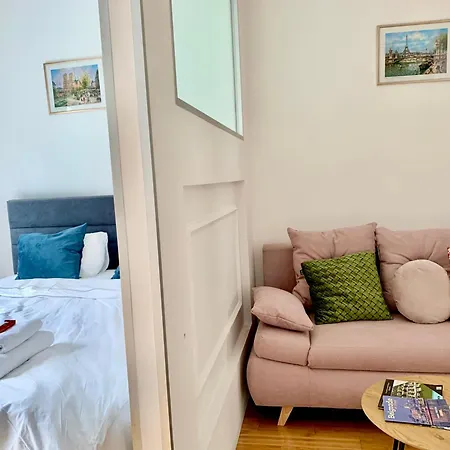 Center Crown Apartman