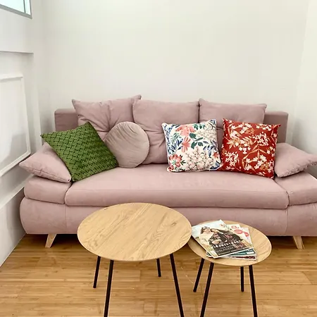 Center Crown بلغراد