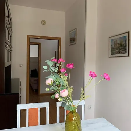 Center Crown Belgrád